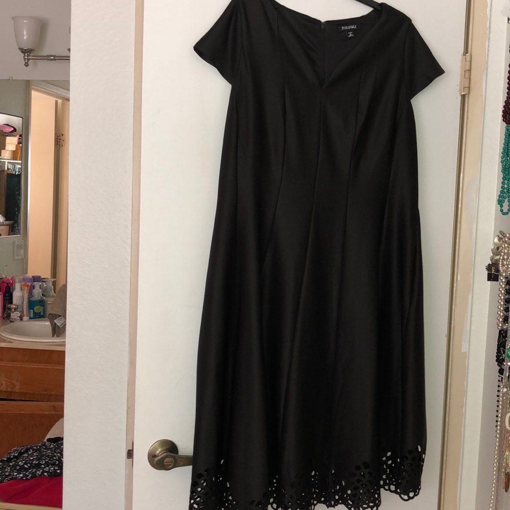 Slightly used Roz and Ali black dress